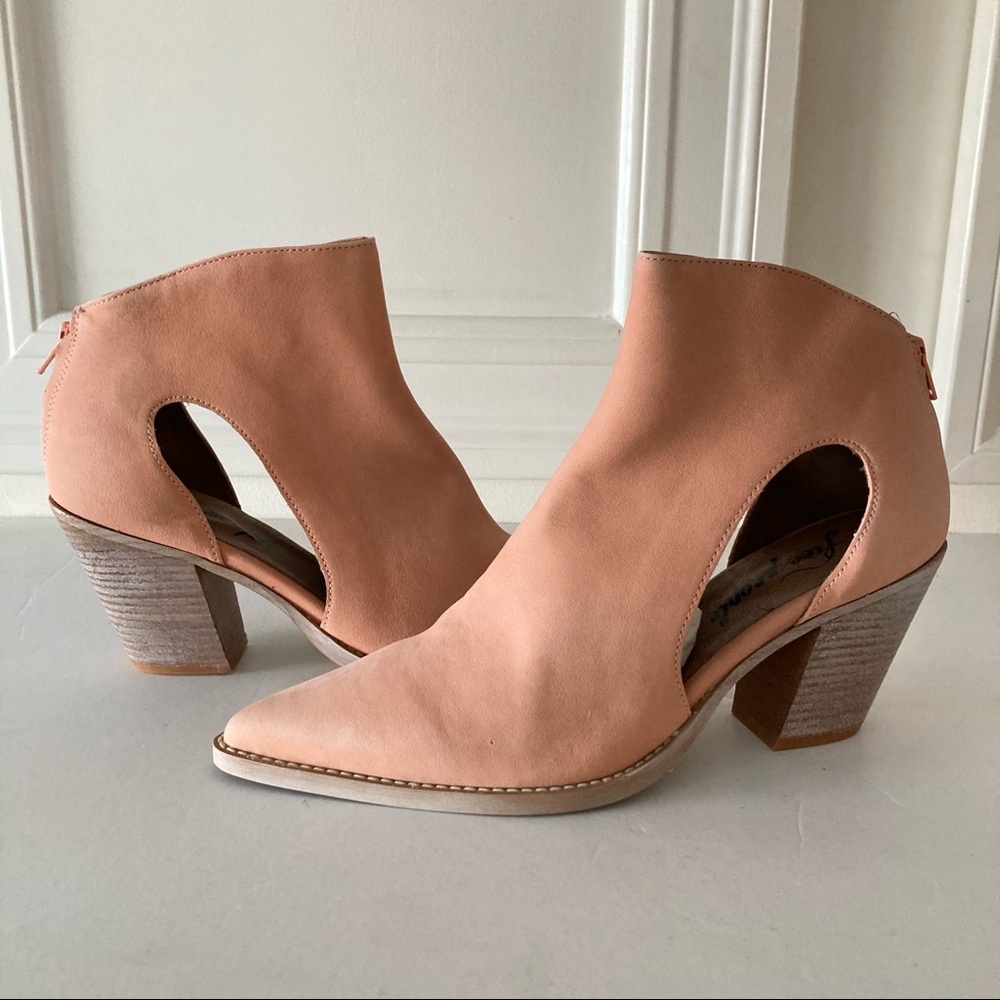 NWOT Free People Wilder Coral Sands Pointed Toe Ankle Boots/Booties Sz 41/11